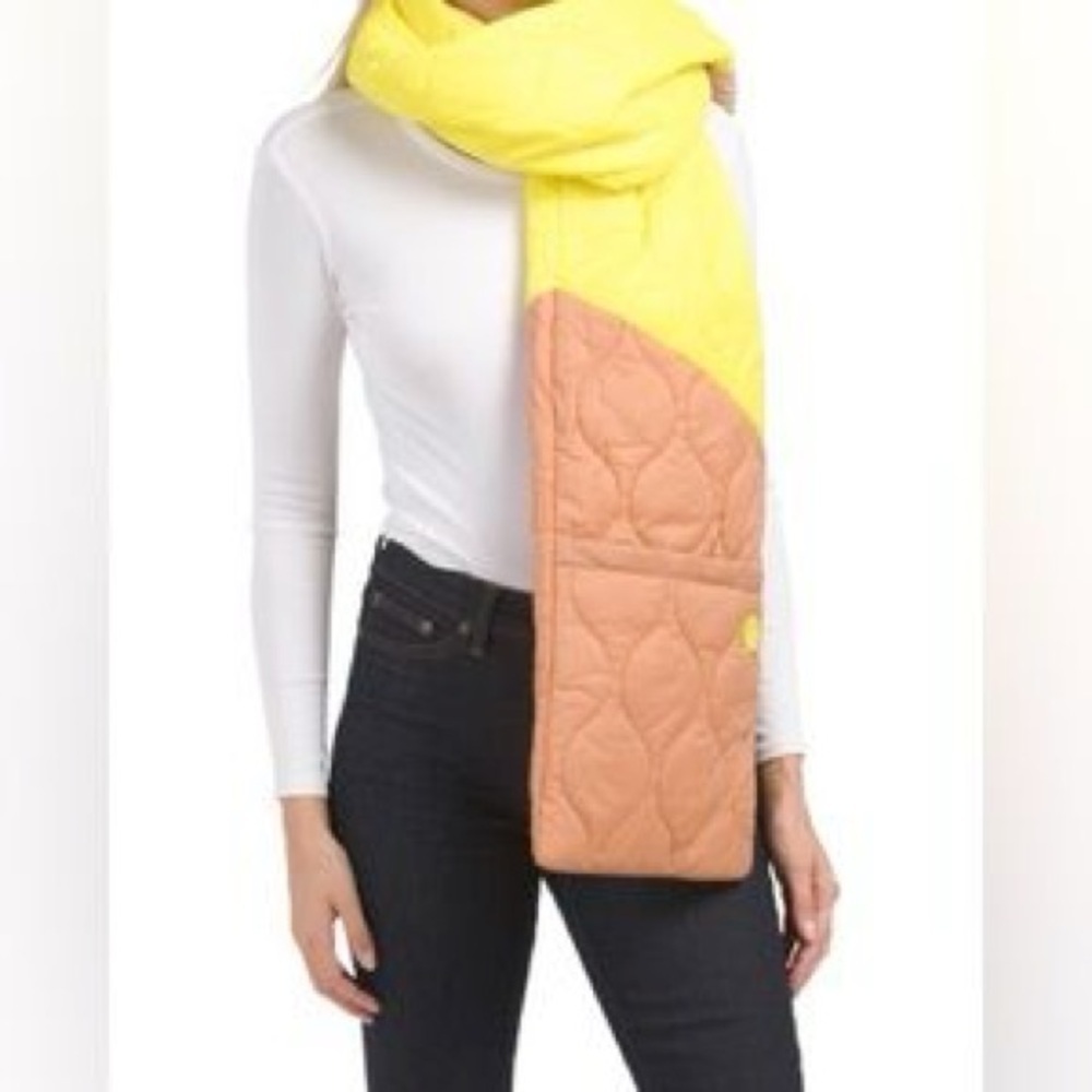 STEVE MADDEN Yellow‎ and Peach Puffer Scarf